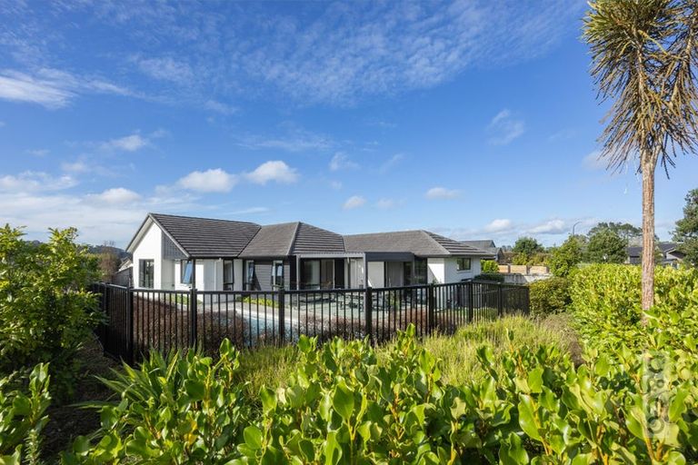 Photo of property in 19 Pohutukawa Parade, Riverhead, 0820