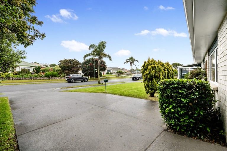 Photo of property in 32a Lakeside Drive, Orewa, 0931