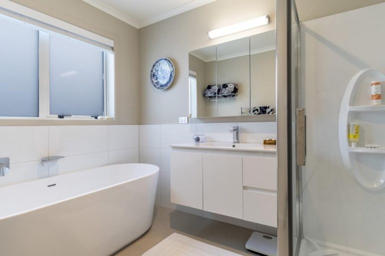 Photo of property in 30 Harbelle Close, Bethlehem, Tauranga, 3110