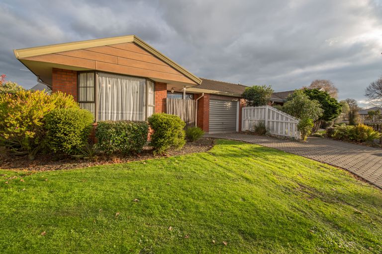 Photo of property in 15 Flaxwood Lane, Waltham, Christchurch, 8023