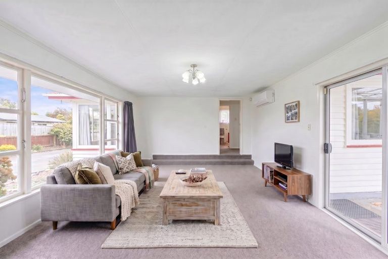 Photo of property in 7 Abraham Crescent, Milson, Palmerston North, 4414