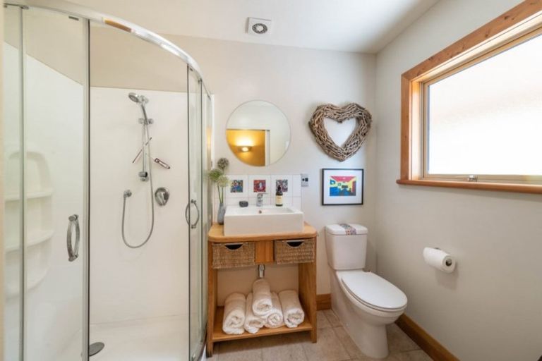 Photo of property in 8 Drake Place, Lake Hawea, Wanaka, 9382