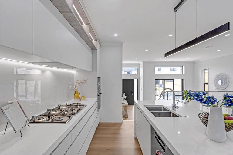 Photo of property in 63 Koromeke Street, Flat Bush, Auckland, 2019