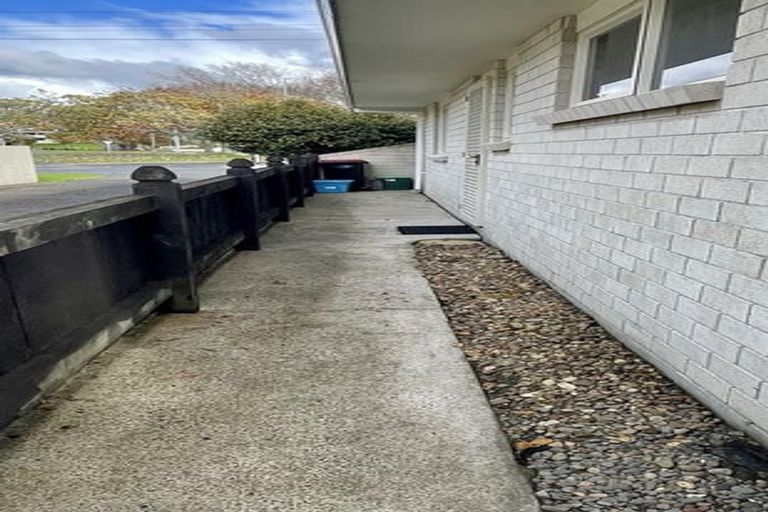 Photo of property in 63 Ngatai Road, Otumoetai, Tauranga, 3110