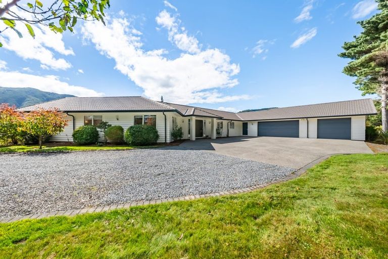 Photo of property in 225 Marchant Road, Kaitoke, Upper Hutt, 5018