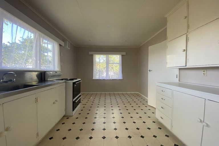 Photo of property in 118 Broderick Road, Johnsonville, Wellington, 6037