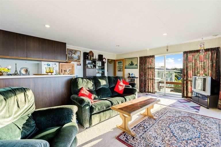 Photo of property in 14 Vipond Road, Stanmore Bay, Whangaparaoa, 0932