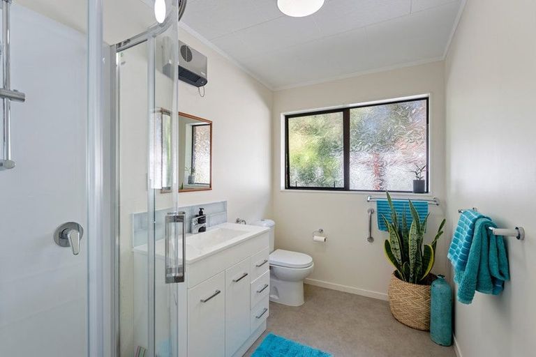 Photo of property in 56a Rewarewa Crescent, Waikanae, 5036