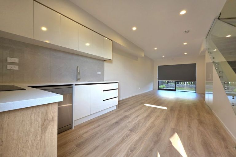 Photo of property in 4/2a Mantra Road, Massey, Auckland, 0614