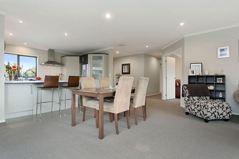 Photo of property in 35 Norfolk Drive, Cambridge, 3434