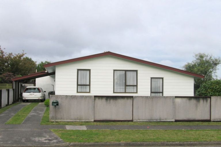 Photo of property in 19 Kanawa Street, Waikanae, 5036