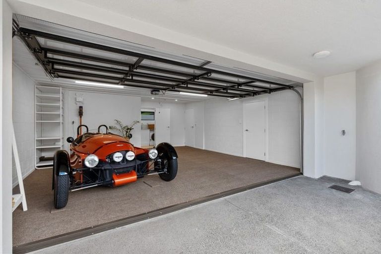 Photo of property in 14b Alfred Street, Northcote Point, Auckland, 0627