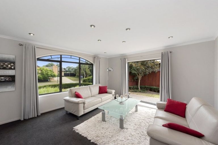 Photo of property in 53 Saint James Drive, Huntington, Hamilton, 3210