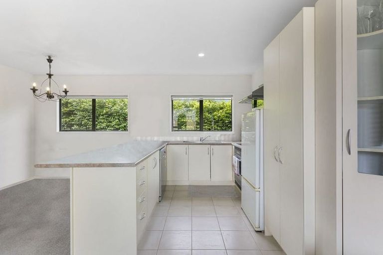 Photo of property in 330b East Coast Road, Sunnynook, Auckland, 0632