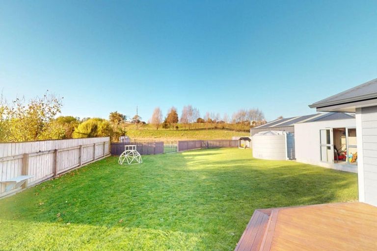 Photo of property in 82 Willoughby Street, Halcombe, 4779