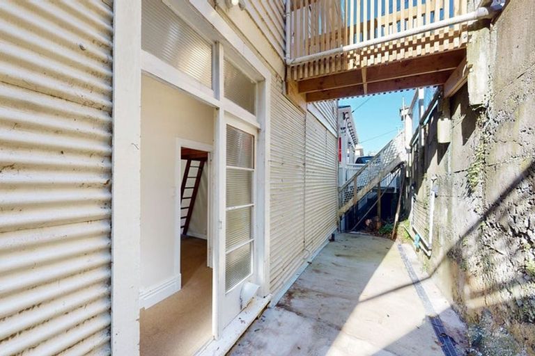 Photo of property in 30 Devon Street, Aro Valley, Wellington, 6021