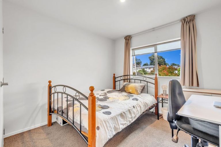 Photo of property in 33 Apple Orchard Way, Sunnyvale, Auckland, 0612
