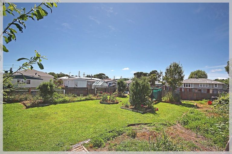 Photo of property in 58 Avenue Road, Foxton, 4814