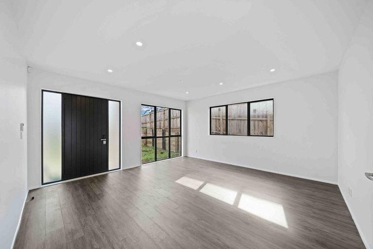 Photo of property in 17 Nola Dawn Avenue, Papakura, 2110