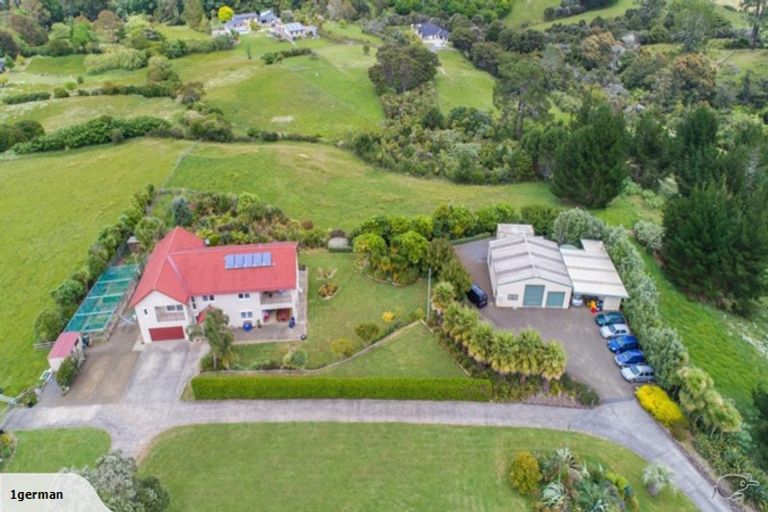 Photo of property in 32 Red Hills Road, Massey, Auckland, 0614