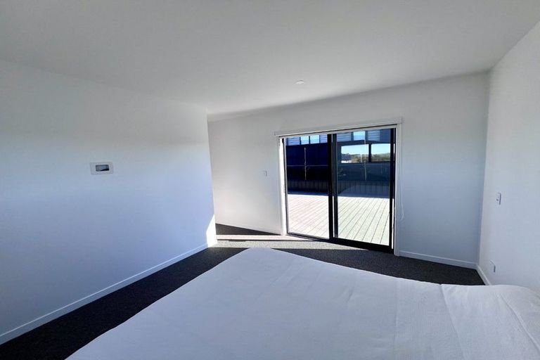 Photo of property in 43 Kikorangi Drive, Wainui, Silverdale, 0992