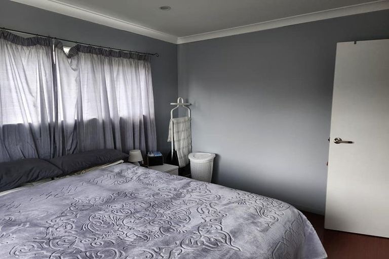 Photo of property in 24 Holt Avenue, Torbay, Auckland, 0630