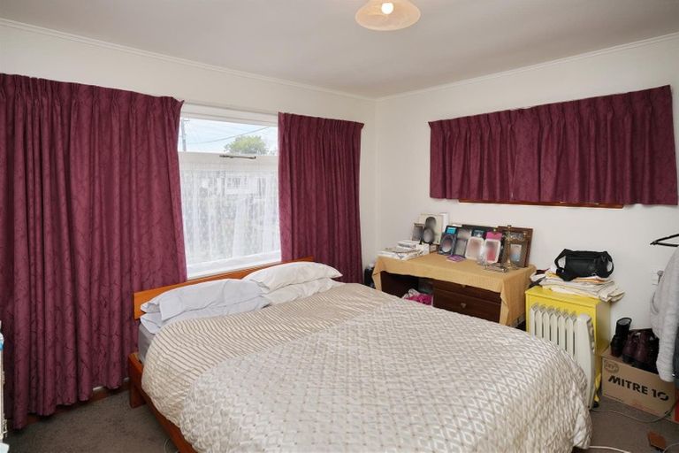 Photo of property in 28 Vivian Street, Burwood, Christchurch, 8083