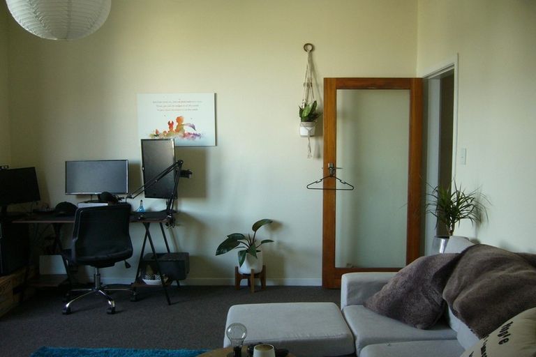 Photo of property in 26 Macdonald Crescent, Te Aro, Wellington, 6011