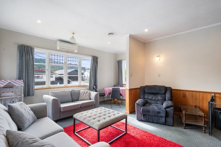 Photo of property in 18 Mcparland Street, Ebdentown, Upper Hutt, 5018