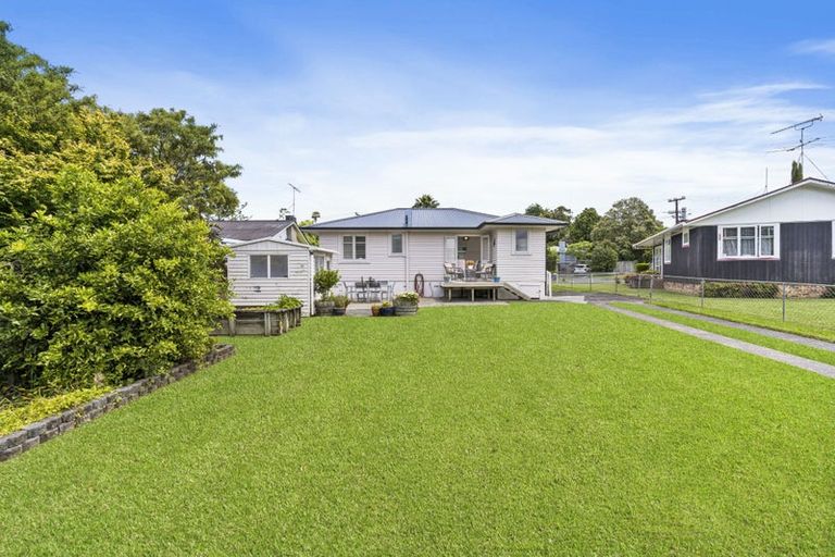 Photo of property in 45 Lauderdale Road, Birkdale, Auckland, 0626