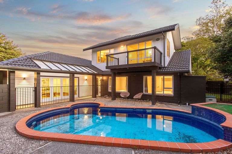 Photo of property in 10 Winslow Street, Burnside, Christchurch, 8053