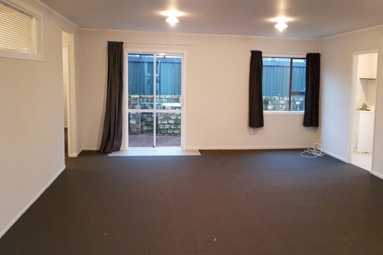 Photo of property in 46 Duggan Avenue, Mangere, Auckland, 2022