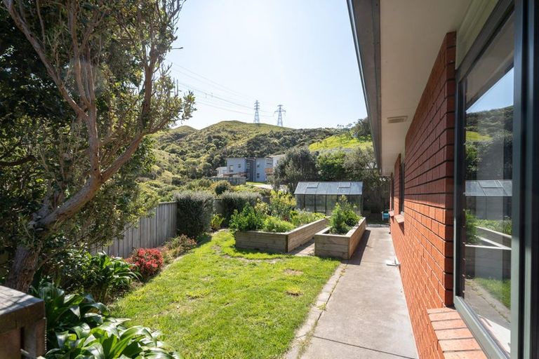 Photo of property in 17 Cheetwood Street, Churton Park, Wellington, 6037