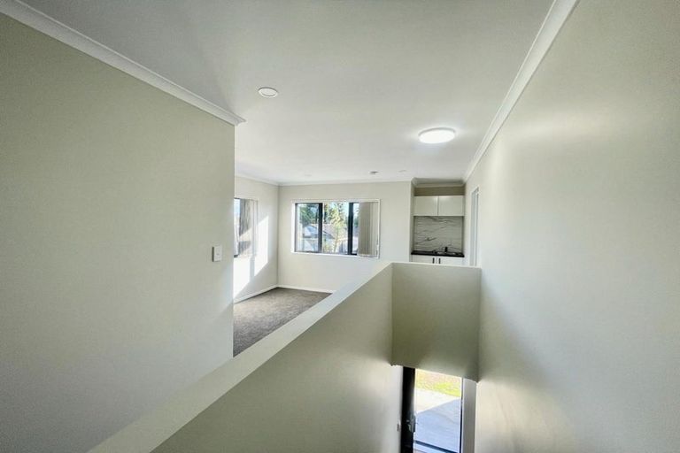 Photo of property in 1/2 Cameron Street, Papakura, 2110