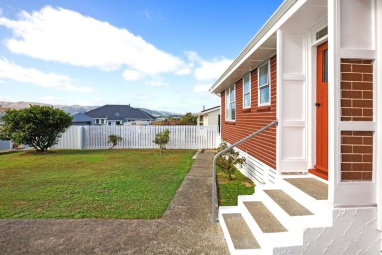 Photo of property in 45 Piko Street, Titahi Bay, Porirua, 5022