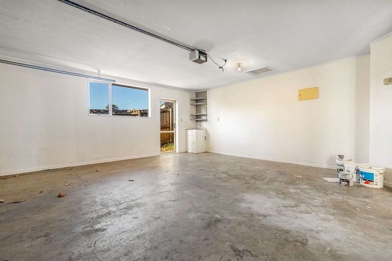 Photo of property in 6 Magnolia Drive, Waiuku, 2123