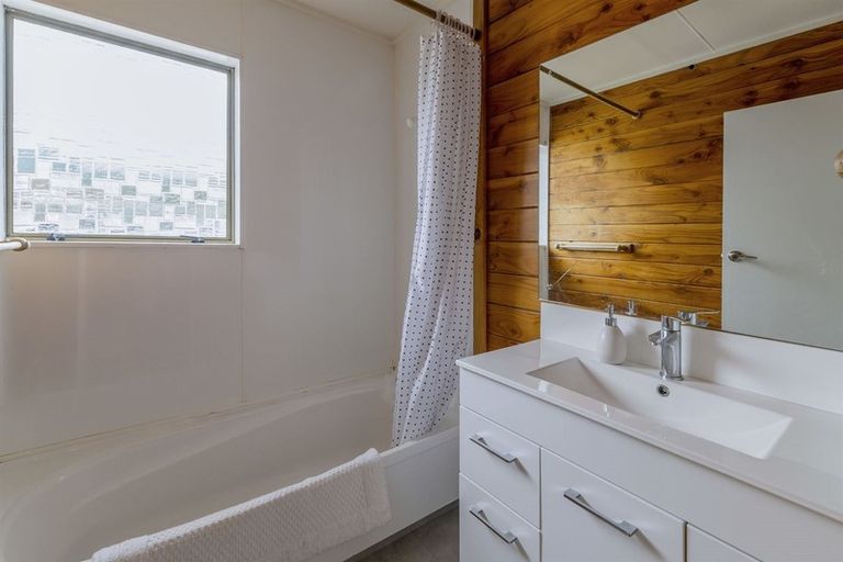 Photo of property in 18a Kanawa Street, Waikanae, 5036