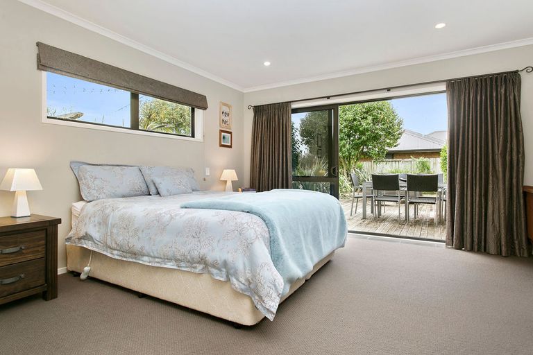 Photo of property in 35 Norfolk Drive, Cambridge, 3434