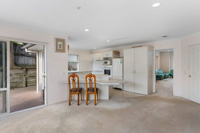 Photo of property in 19 Belgate Place, Somerville, Auckland, 2014