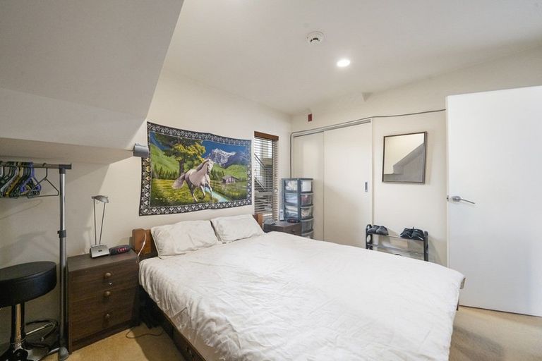 Photo of property in Metro Apartments, 11/220u Thorndon Quay, Pipitea, Wellington, 6011