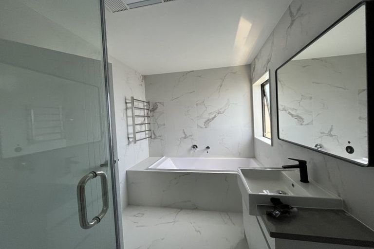 Photo of property in 10a Mantra Road, Massey, Auckland, 0614