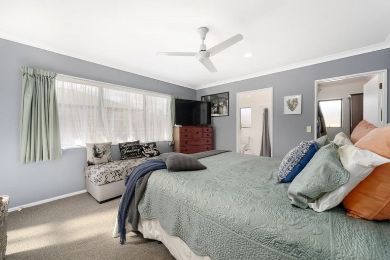 Photo of property in 2 Rata Avenue, Huntly, 3700