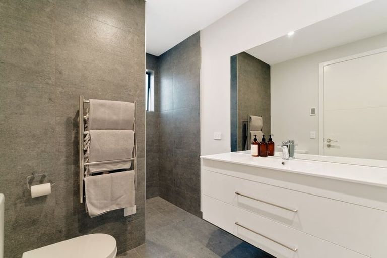 Photo of property in 47a Mcadam Drive, Jacks Point, Queenstown, 9371