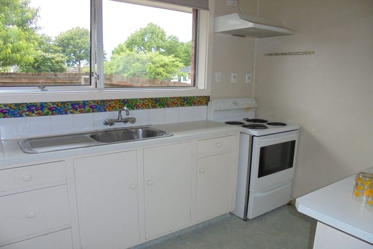 Photo of property in 31 Guinness Crescent, Ilam, Christchurch, 8041