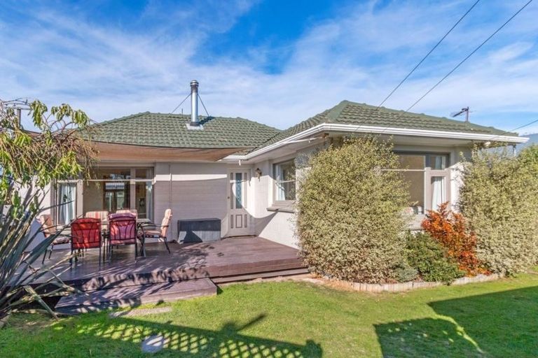 Photo of property in 8 Fovant Street, Russley, Christchurch, 8042