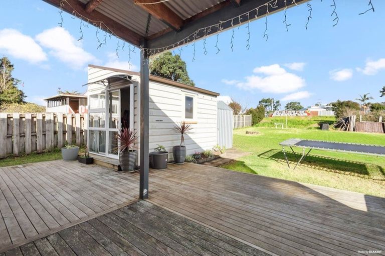 Photo of property in 65 Clayburn Road, Glen Eden, Auckland, 0602