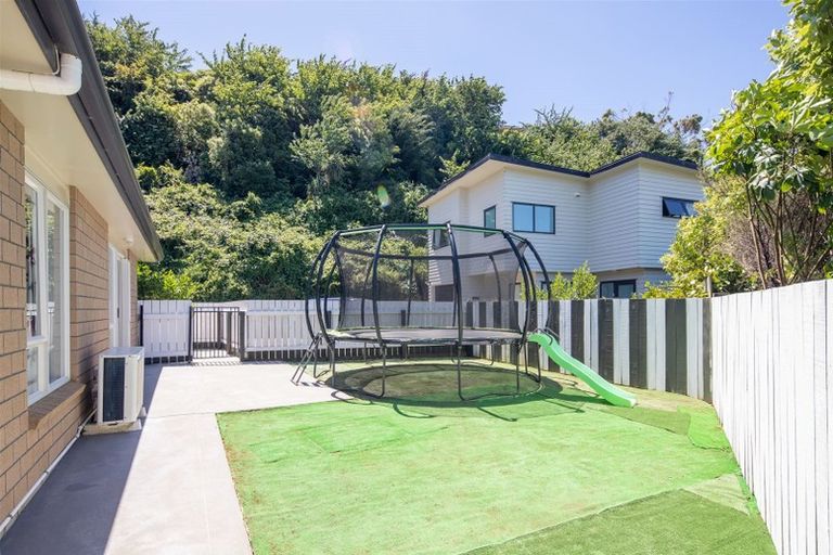 Photo of property in 19a Wantwood Grove, Churton Park, Wellington, 6037