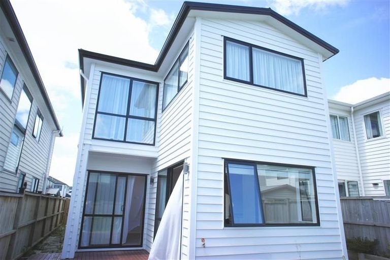 Photo of property in 42 Toanui Road, Hobsonville, Auckland, 0616