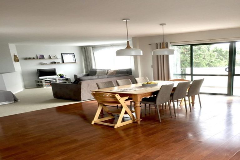 Photo of property in 91a Colwill Road, Massey, Auckland, 0614