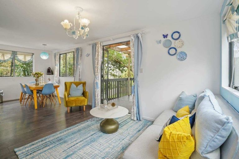 Photo of property in 32 Benchmark Drive, Massey, Auckland, 0614